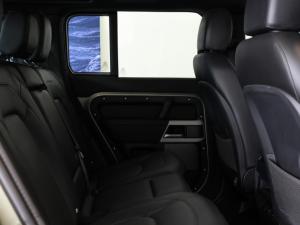 Land Rover Defender 110 D250 SE - Image 21