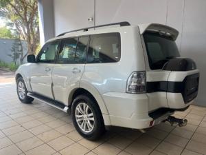 Mitsubishi Pajero 5-door 3.2DI-D GLS - Image 3