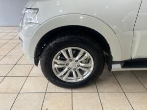 Mitsubishi Pajero 5-door 3.2DI-D GLS - Image 6