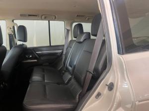 Mitsubishi Pajero 5-door 3.2DI-D GLS - Image 7