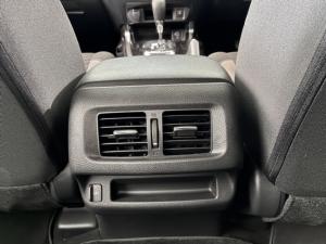 Nissan Navara 2.5DDTi double cab SE Plus auto - Image 11