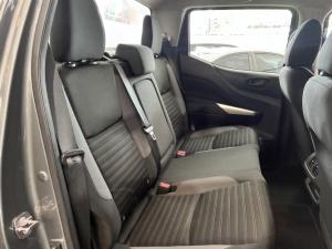 Nissan Navara 2.5DDTi double cab SE Plus auto - Image 6