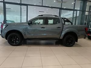 Nissan Navara 2.5DDTi double cab Stealth 4x4 - Image 2