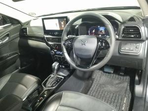 Mahindra XUV 3XO 1.2T AX7L - Image 8