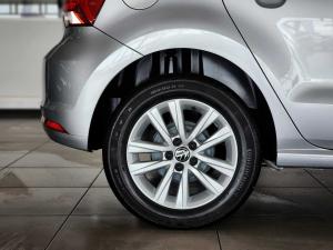 Volkswagen Polo Vivo hatch 1.6 Comfortline auto - Image 30