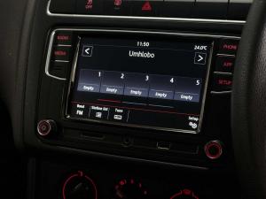 Volkswagen Polo Vivo hatch 1.6 Comfortline auto - Image 9