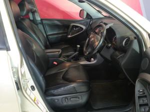 Toyota RAV4 2.0 VX - Image 10