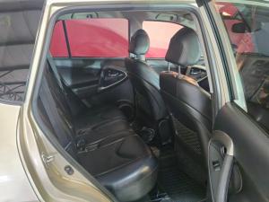 Toyota RAV4 2.0 VX - Image 11