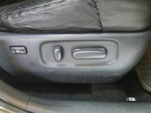 Toyota RAV4 2.0 VX - Image 12