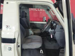 Toyota Land Cruiser 79 4.5D-4D V8 single cab LX 70th Anniversary - Image 10