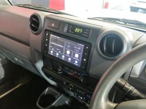 Toyota Land Cruiser 79 4.5D-4D V8 single cab LX 70th Anniversary - Image 18