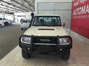 Toyota Land Cruiser 79 4.5D-4D V8 single cab LX 70th Anniversary - Image 3