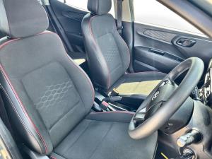 Hyundai Grand i10 1.0 Premium hatch - Image 14