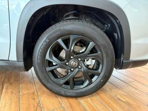 Toyota Urban Cruiser 1.5 XR manual - Image 10