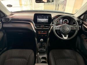 Toyota Urban Cruiser 1.5 XR manual - Image 14