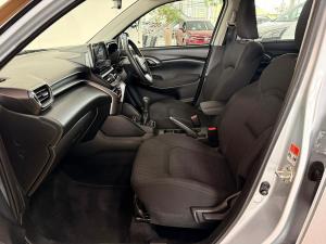 Toyota Urban Cruiser 1.5 XR manual - Image 22