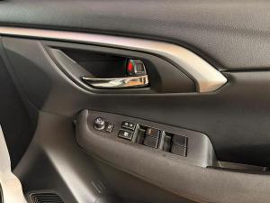 Toyota Urban Cruiser 1.5 XR manual - Image 23