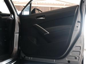 Toyota Corolla Cross 1.8 Xi - Image 13