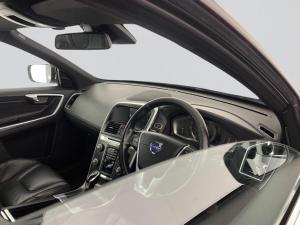 Volvo XC60 D5 Geartronic Elite AWD - Image 17