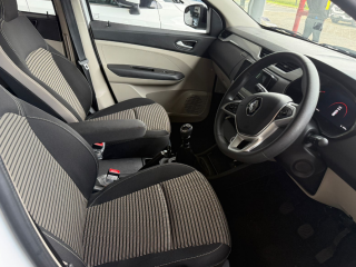 Renault Triber 1.0 Prestige