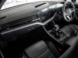 Volkswagen Touareg V6 TDI R-Line - Image 22