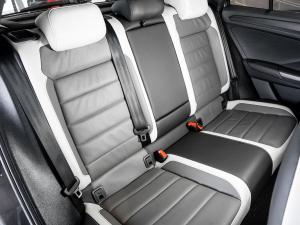 Volkswagen T-Roc 2.0TSI 140kW 4Motion R-Line - Image 28