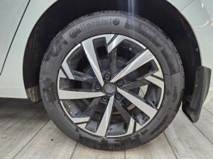 Volkswagen Polo hatch 1.0TSI Life manual - Image 4