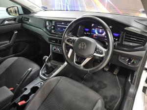 Volkswagen Polo hatch 1.0TSI Life manual - Image 5