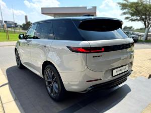 Land Rover Range Rover Sport D350 Dynamic HSE - Image 6