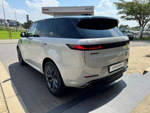 Land Rover Range Rover Sport D350 Dynamic HSE - Image 7
