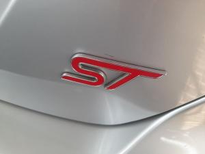 Ford Focus ST 3 - Image 18
