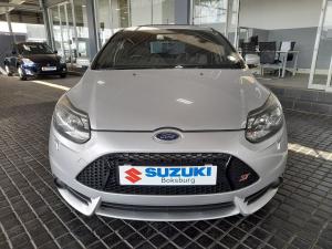 Ford Focus ST 3 - Image 2