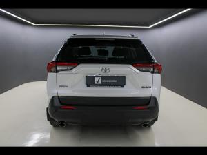 Toyota RAV4 2.0 GX auto - Image 5