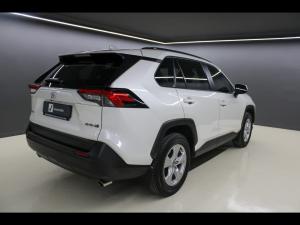 Toyota RAV4 2.0 GX auto - Image 2