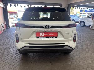 Toyota Urban Cruiser 1.5 XR manual - Image 5