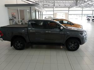 Toyota Hilux 2.8GD-6 double cab Raider auto - Image 3