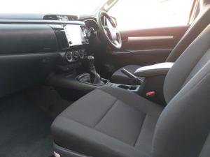 Toyota Hilux 2.4GD-6 single cab 4x4 Raider manual - Image 7