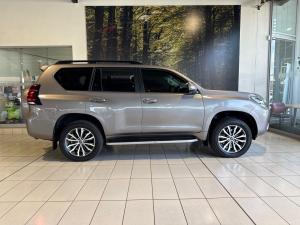 Toyota Land Cruiser Prado 2.8GD VX - Image 3
