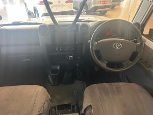 Toyota Land Cruiser 79 4.5D-4D V8 double cab LX - Image 6