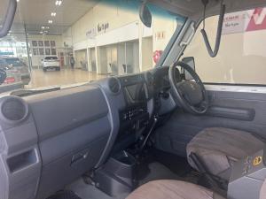Toyota Land Cruiser 79 4.5D-4D V8 double cab LX - Image 7