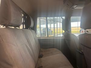 Toyota Land Cruiser 79 4.5D-4D V8 double cab LX - Image 12
