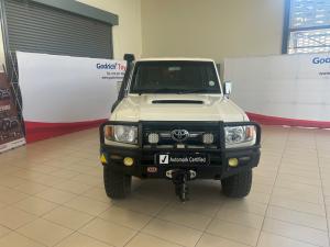 Toyota Land Cruiser 79 4.5D-4D V8 double cab LX - Image 4
