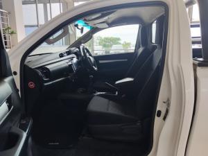 Toyota Hilux 2.4GD-6 single cab Raider manual - Image 7