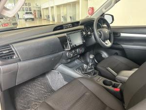 Toyota Hilux 2.4GD-6 single cab Raider manual - Image 7