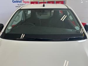 Toyota Hilux 2.4GD-6 single cab Raider manual - Image 12