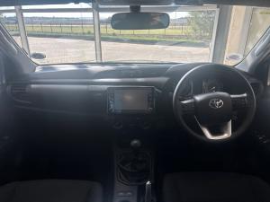 Toyota Hilux 2.4GD-6 single cab Raider manual - Image 13