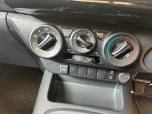 Toyota Hilux 2.4GD-6 single cab Raider manual - Image 14