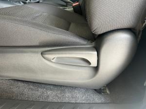 Toyota Hilux 2.4GD-6 single cab Raider manual - Image 15