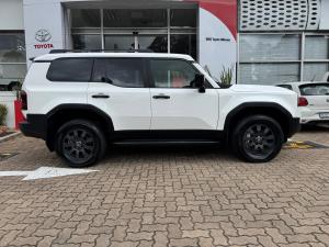 Toyota Land Cruiser Prado 2.8GD VX-R - Image 3