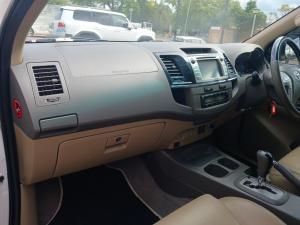 Toyota Fortuner 3.0D-4D Raised Body automatic - Image 12